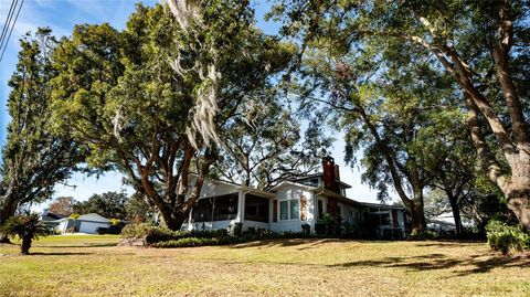 A home in MINNEOLA