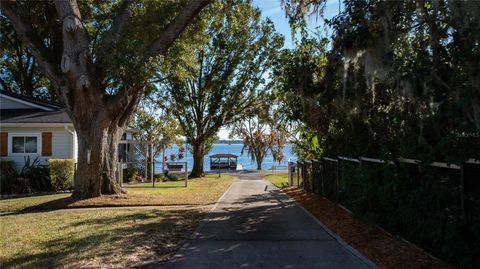 A home in MINNEOLA