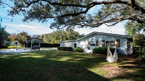 A home in MINNEOLA