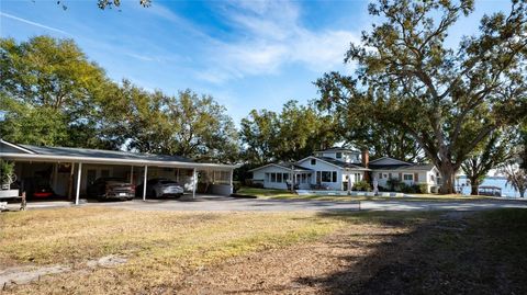 A home in MINNEOLA