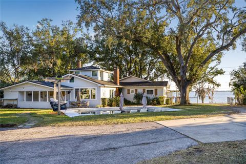 A home in MINNEOLA