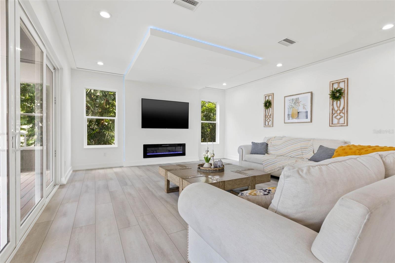 SHORE ACRES OVERLOOK SEC - Residential