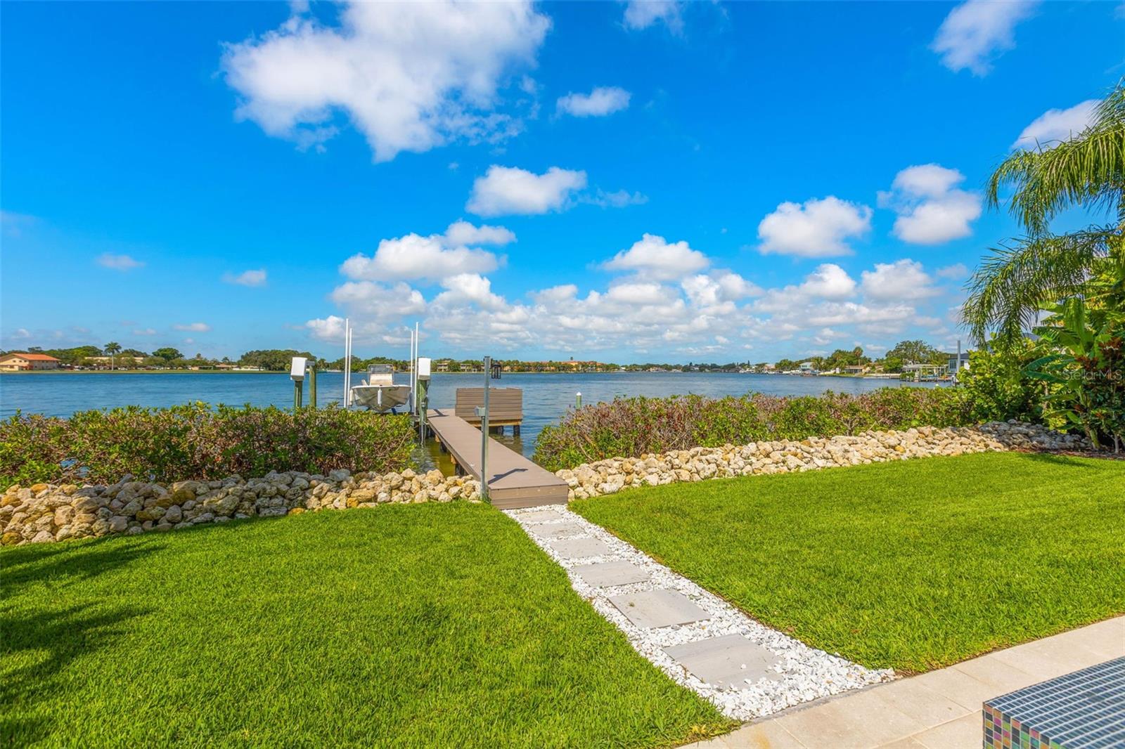 SHORE ACRES OVERLOOK SEC - Residential