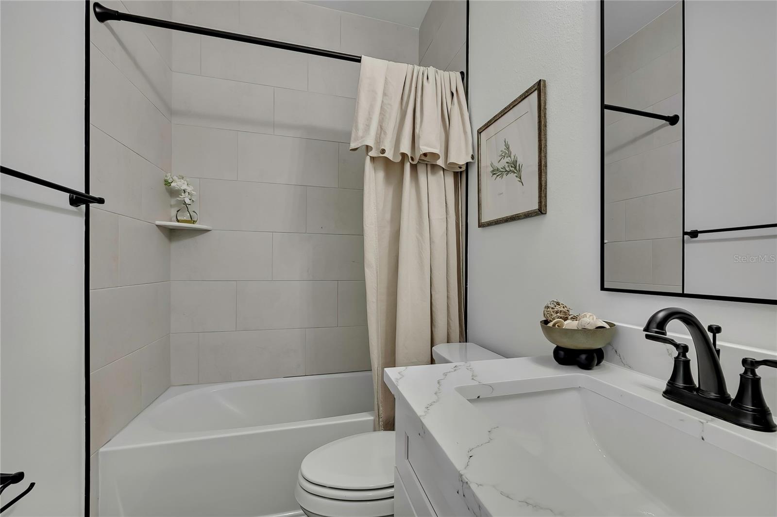 ROYAL HIGHLANDS - Residential