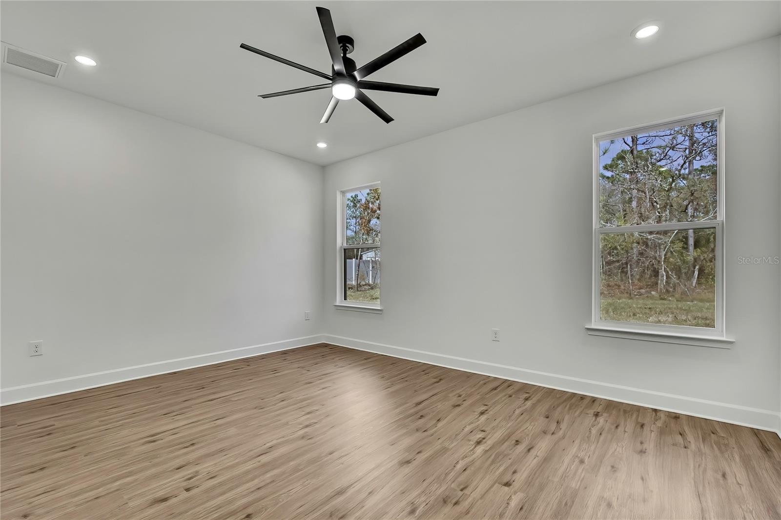 ROYAL HIGHLANDS - Residential