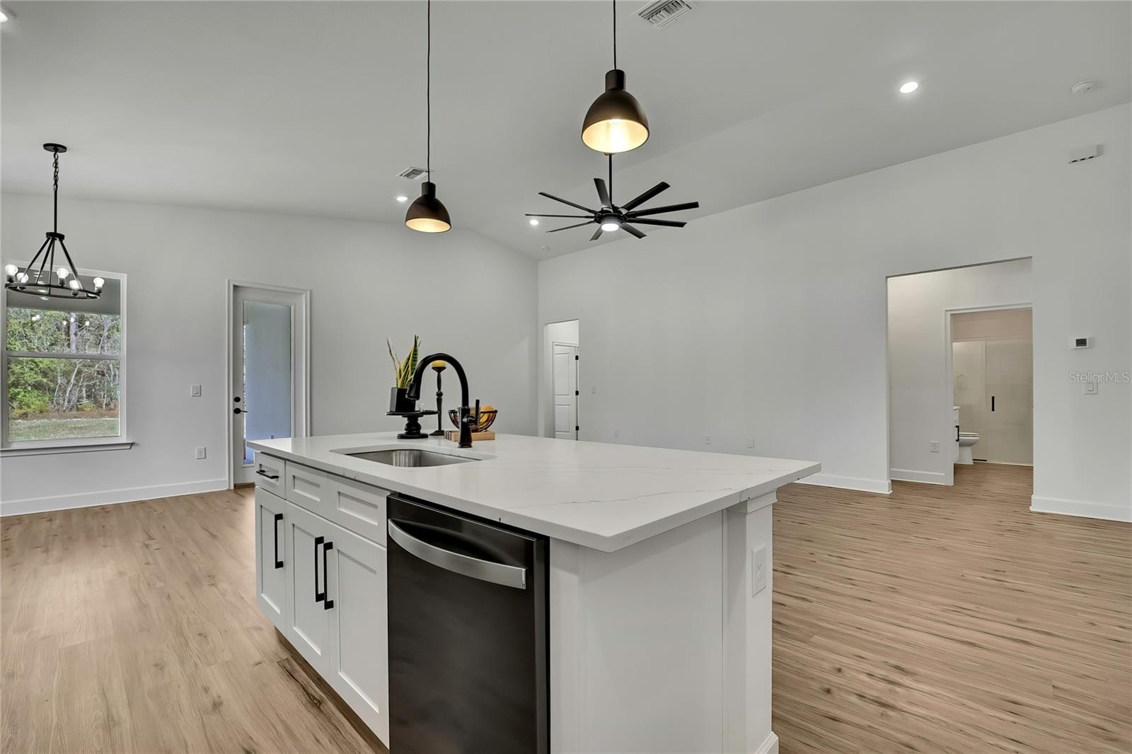 ROYAL HIGHLANDS - Residential