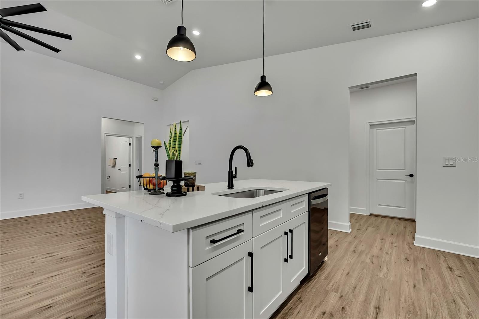 ROYAL HIGHLANDS - Residential