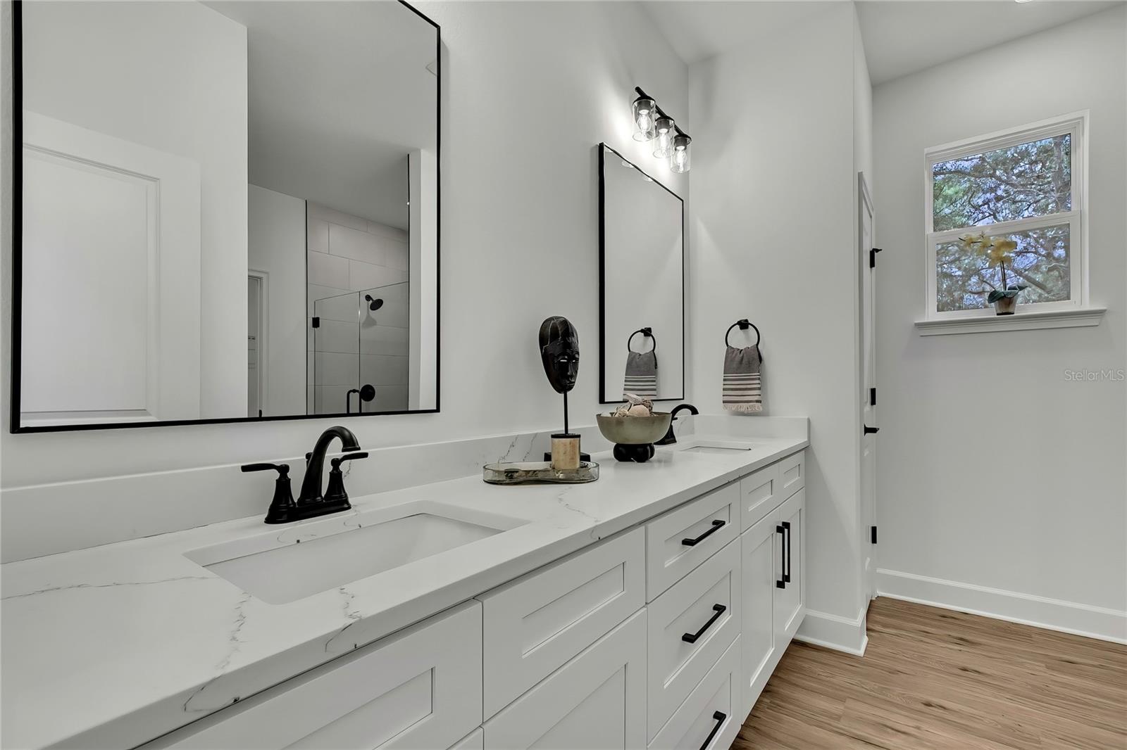 ROYAL HIGHLANDS - Residential