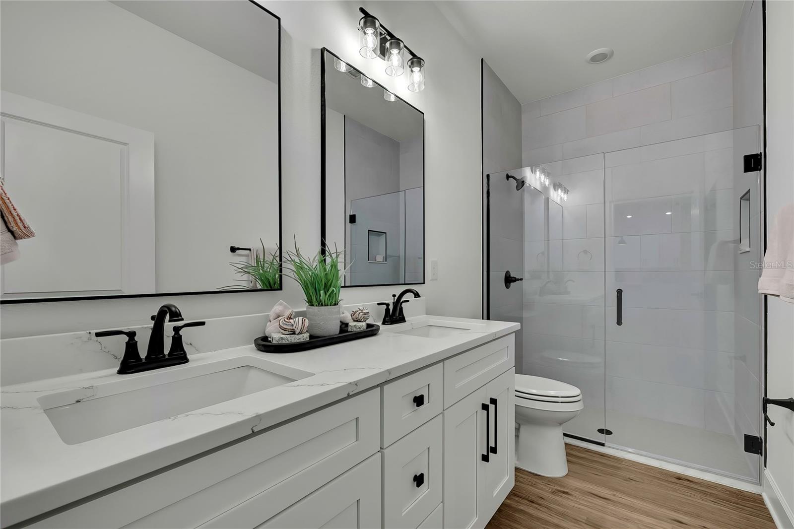 ROYAL HIGHLANDS - Residential