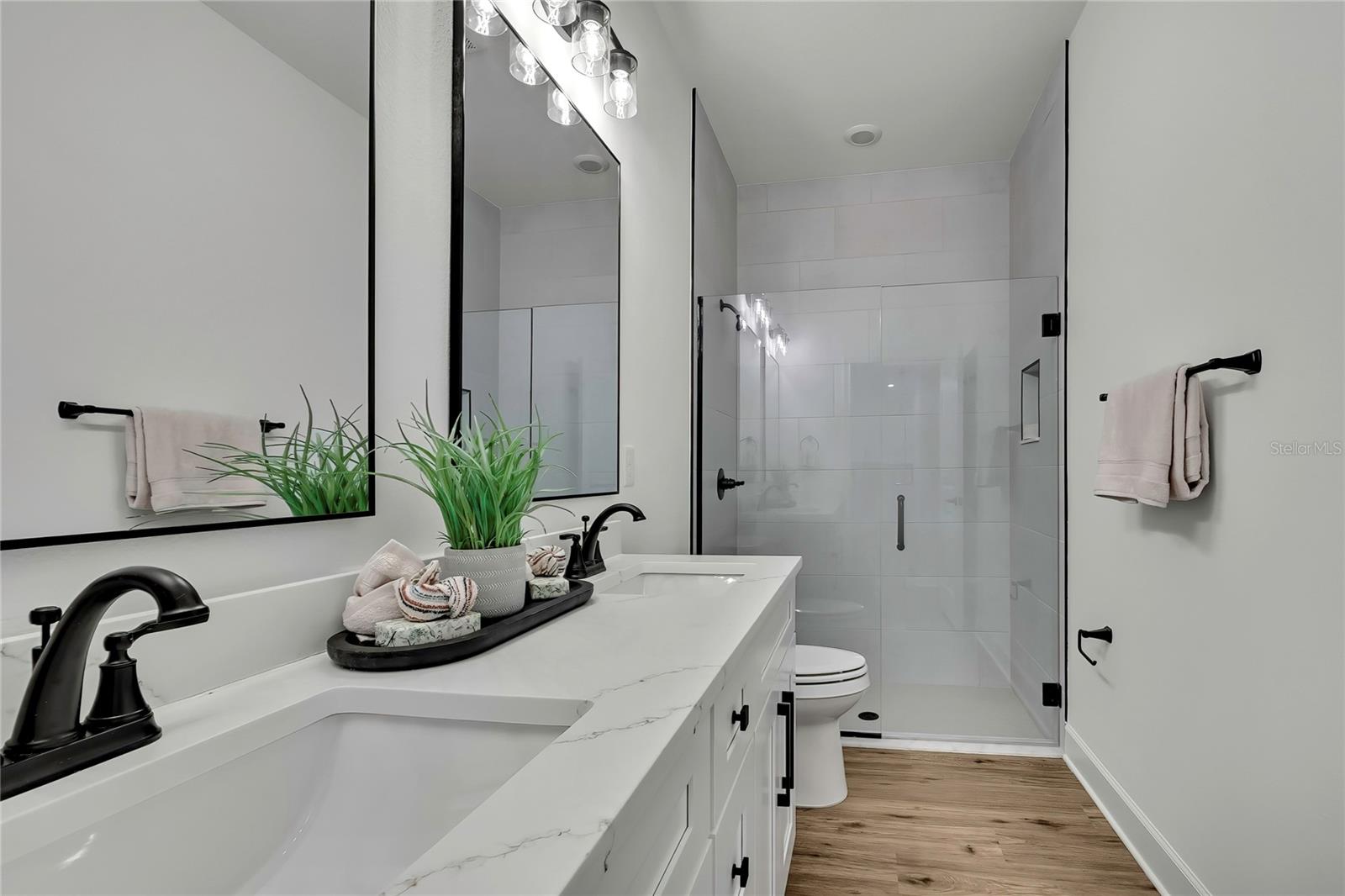 ROYAL HIGHLANDS - Residential