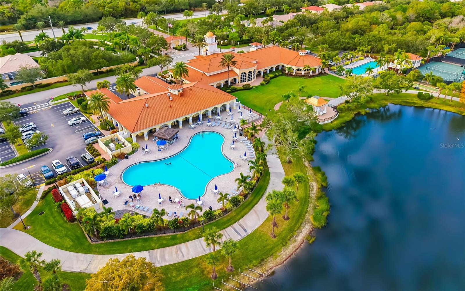 VILLAGEWALK - Residential