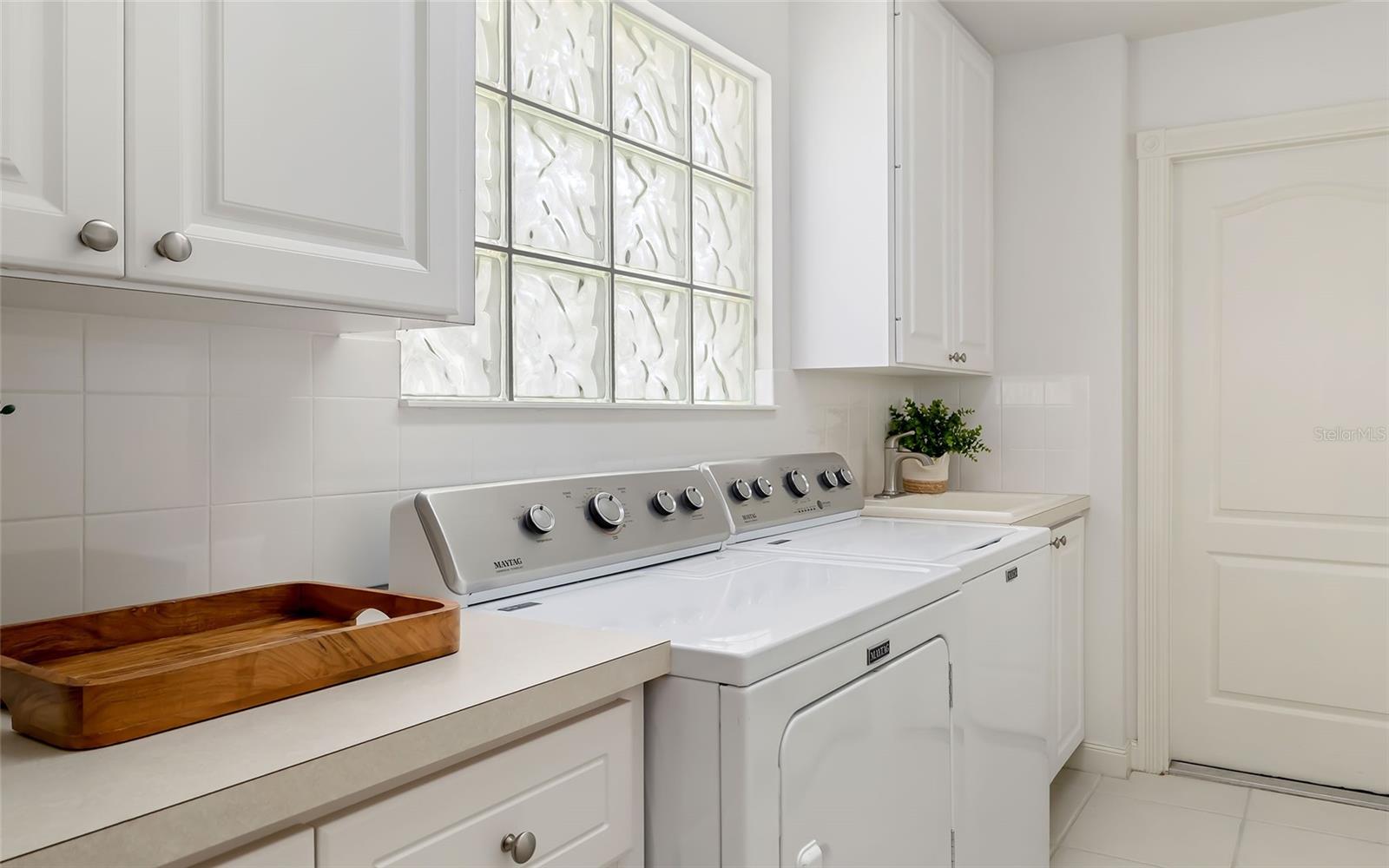 VILLAGEWALK - Residential