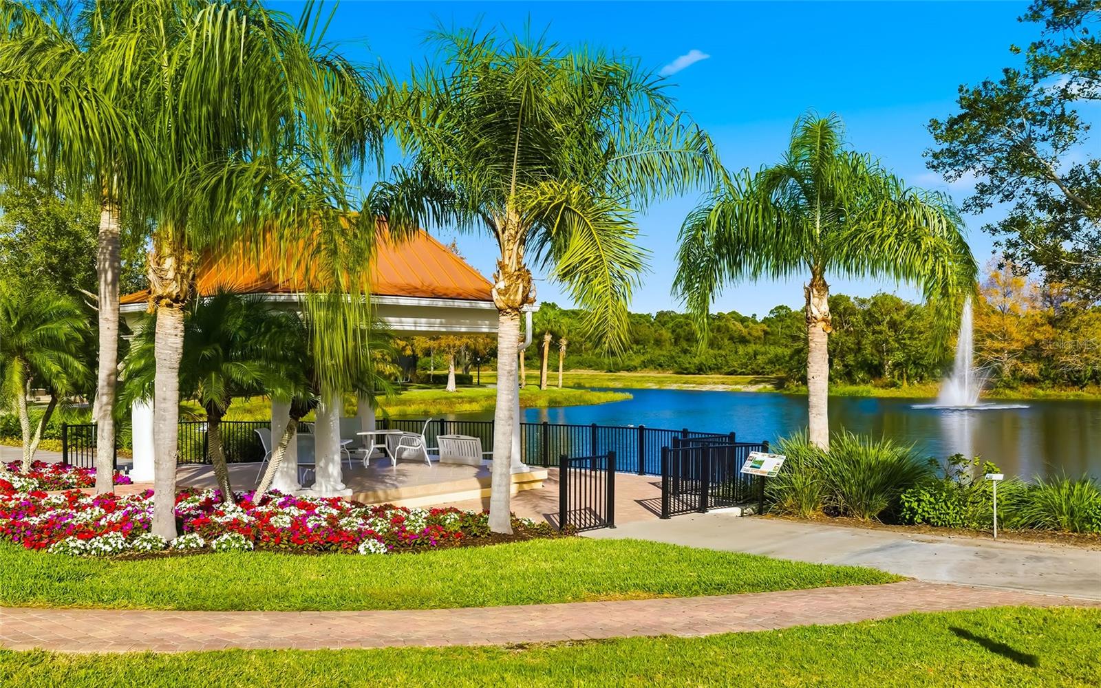 VILLAGEWALK - Residential