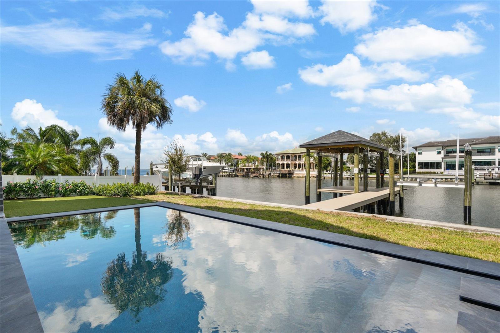 SUNSET PARK ISLES UNIT 2 - Residential