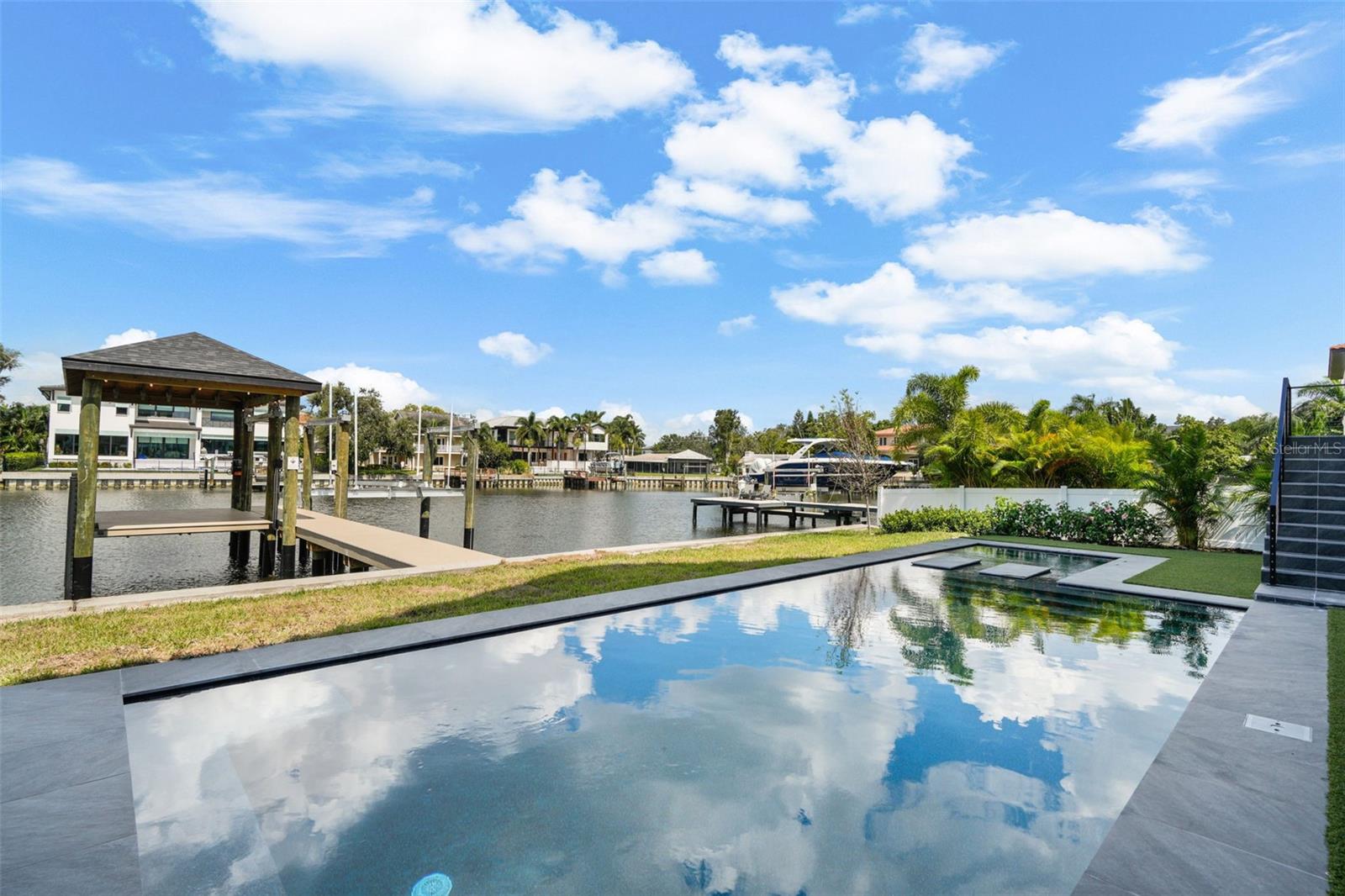 SUNSET PARK ISLES UNIT 2 - Residential