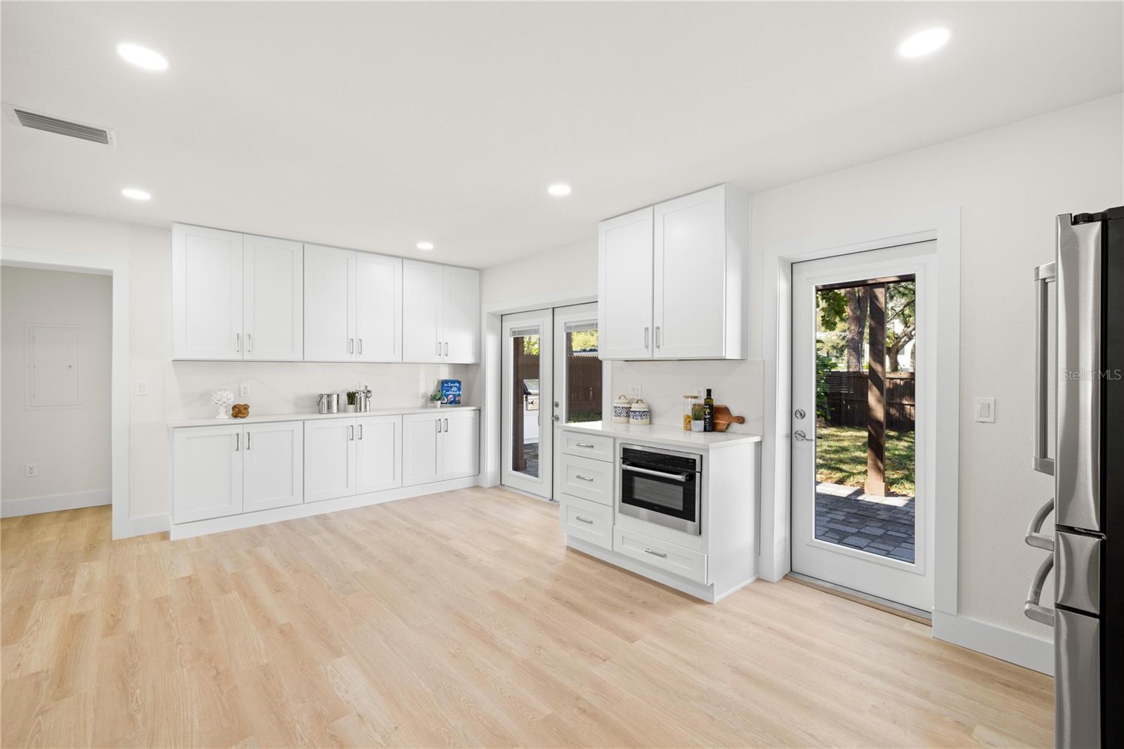 HENDERSON BEACH - Residential