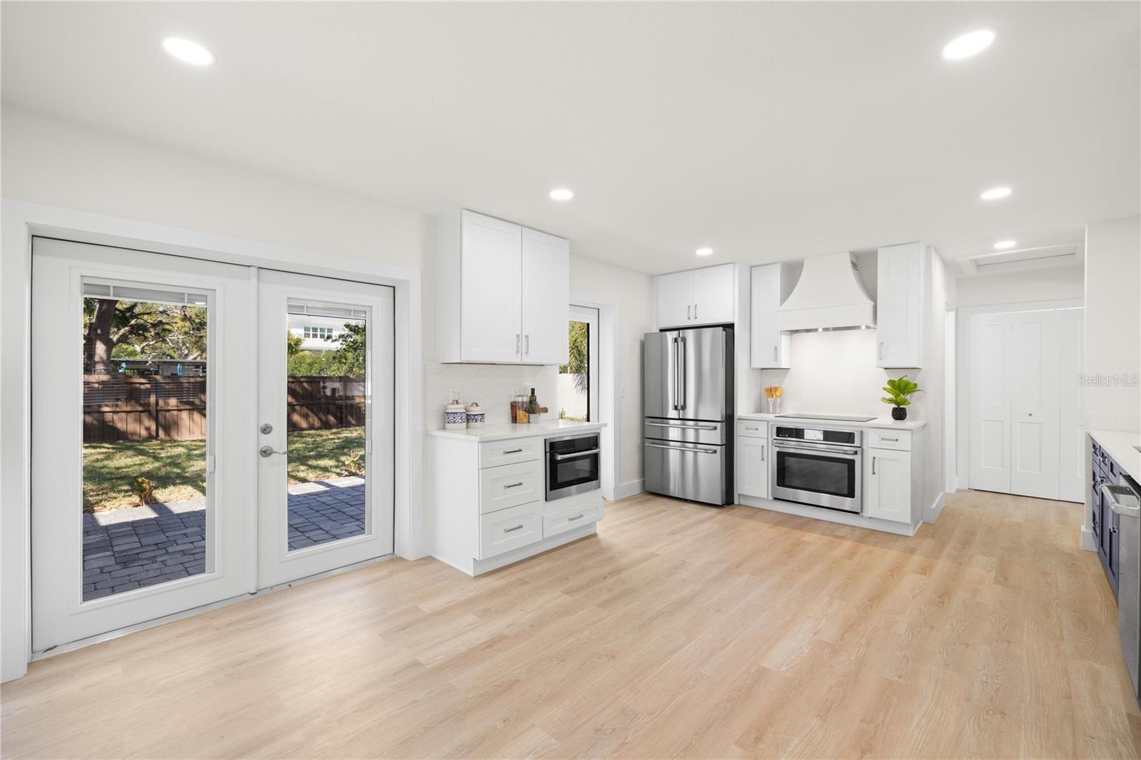 HENDERSON BEACH - Residential