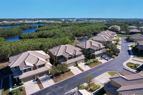 A home in SEMINOLE