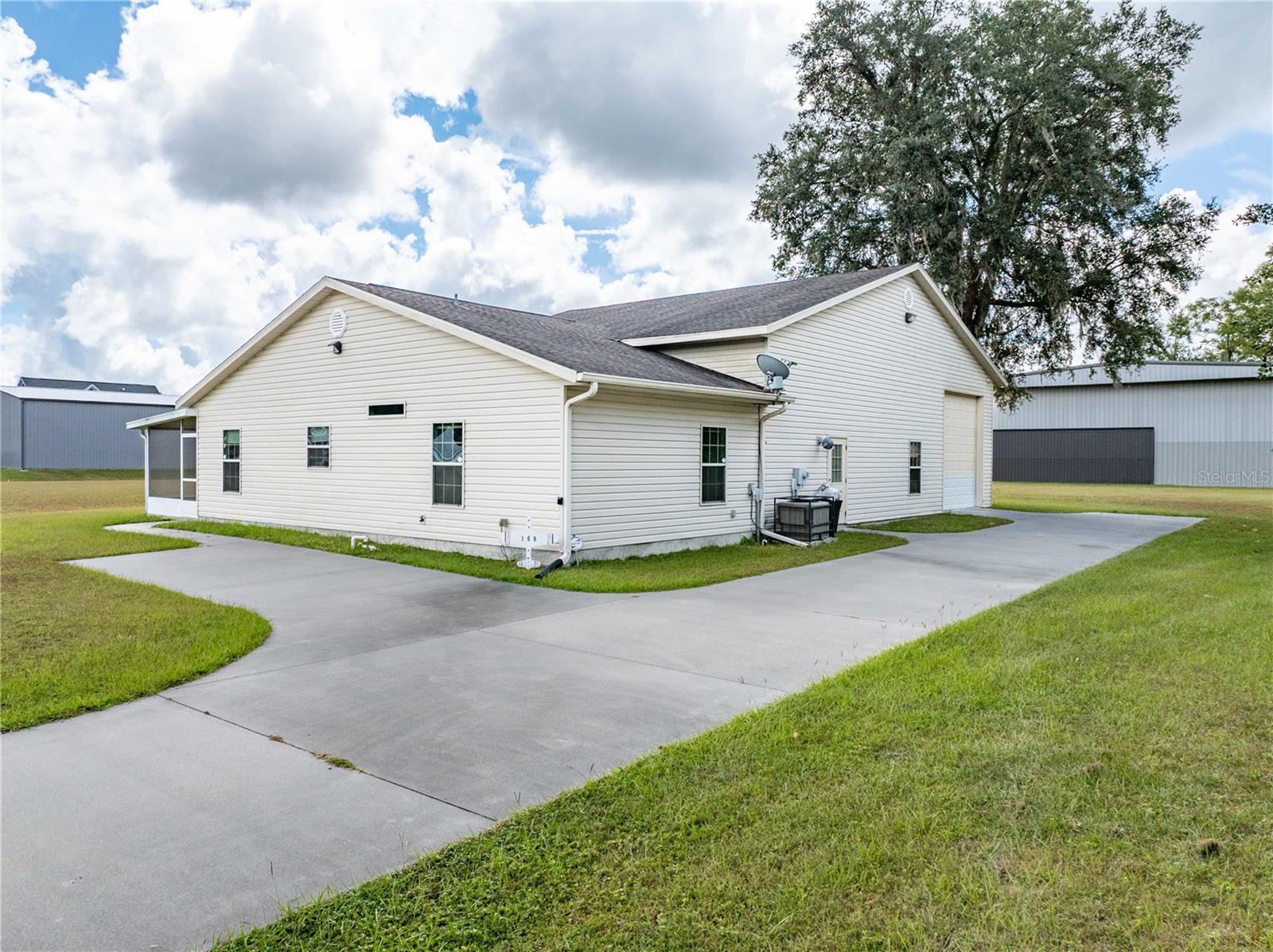 168 SW POBEREZNY GLN