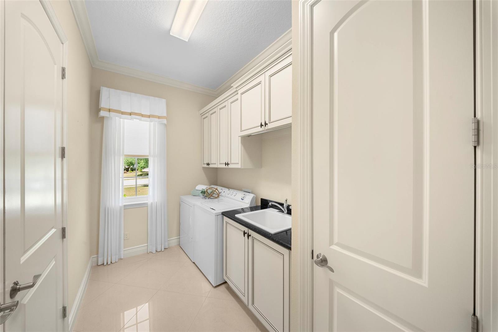 LAKE CLUB PH II UNIT 1-B - Residential