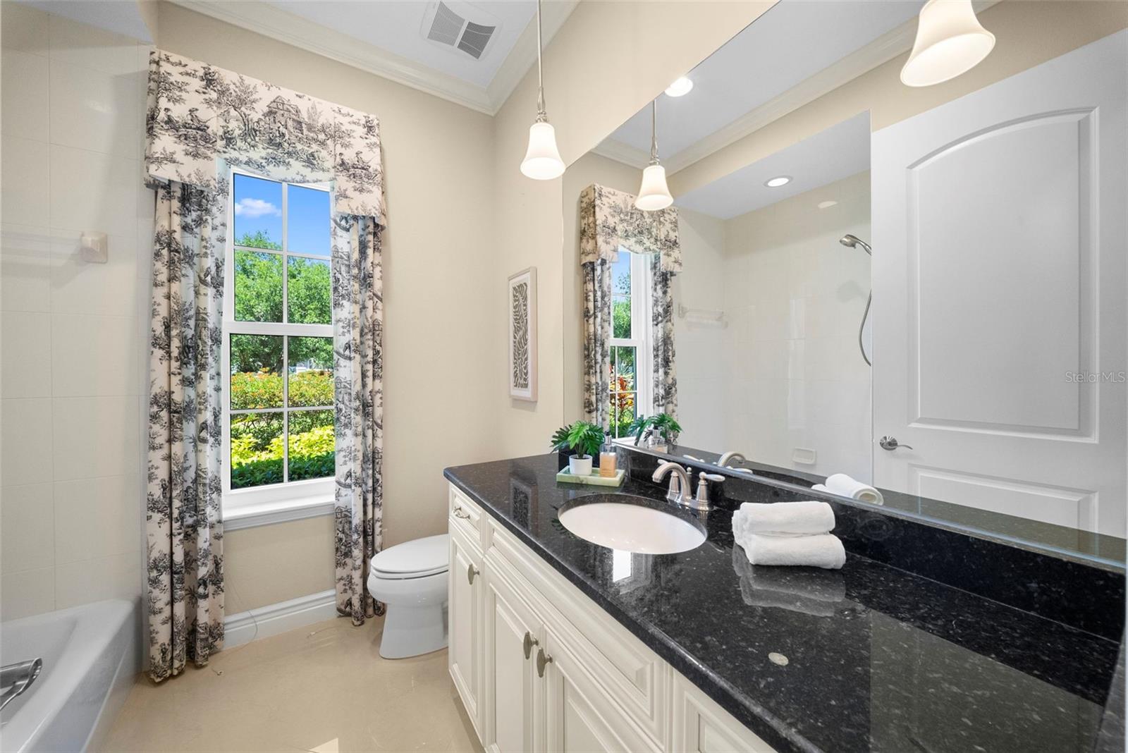 LAKE CLUB PH II UNIT 1-B - Residential