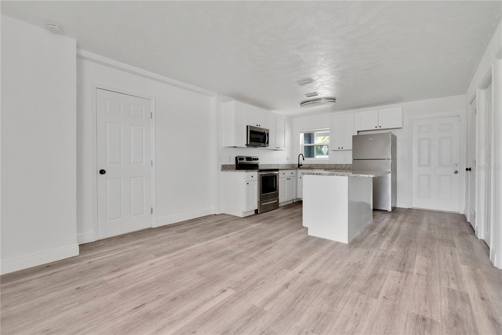1409 COLLEGE PARK LANE