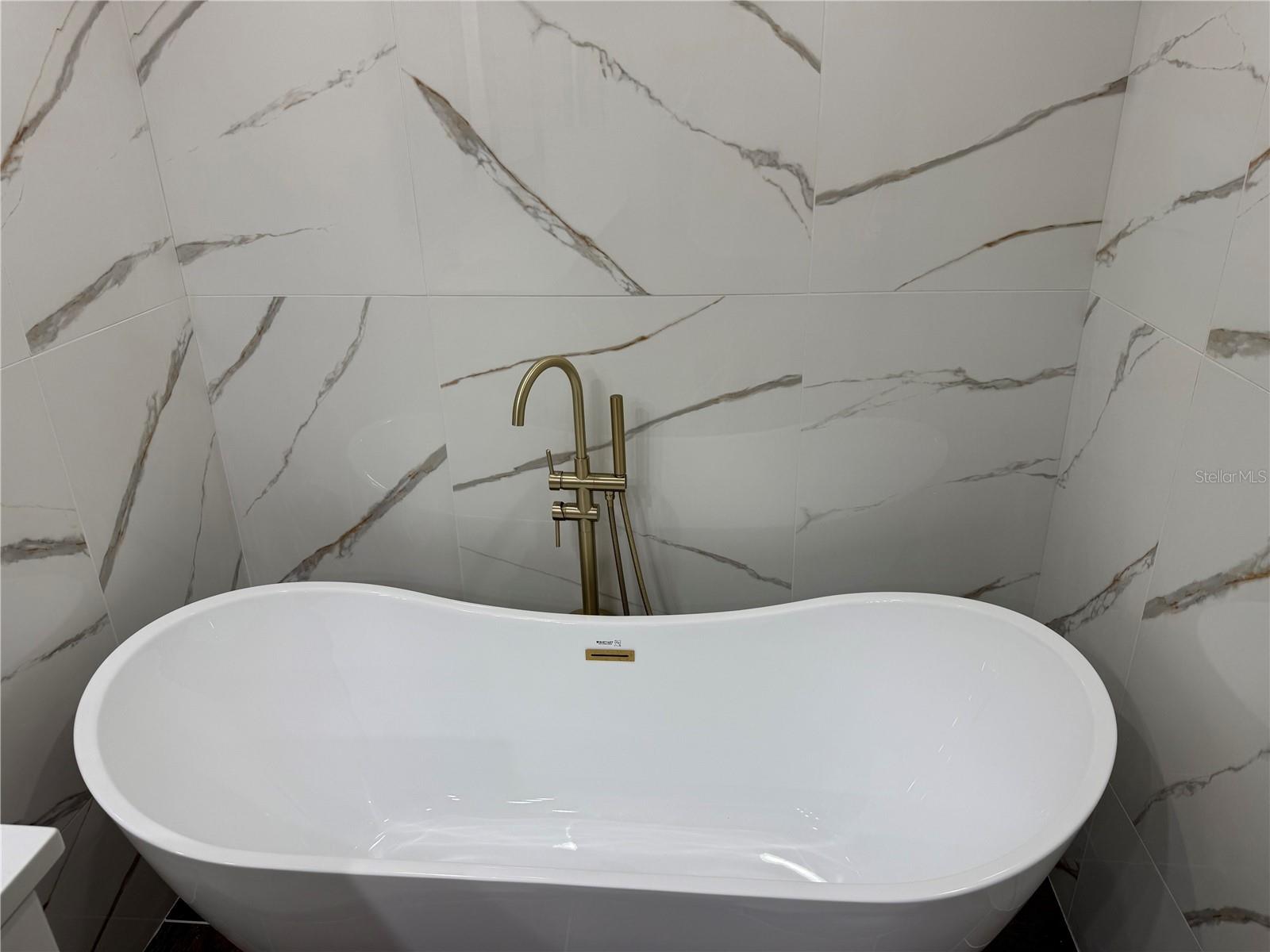 ORANGE TREE COUNTRY CLUB - Residential