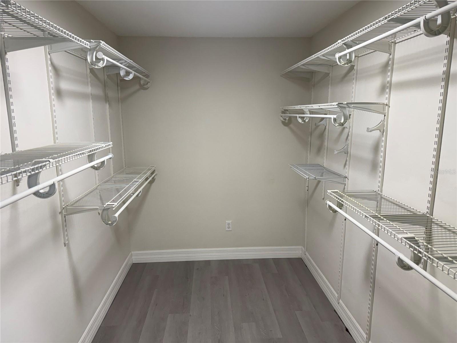 ORANGE TREE COUNTRY CLUB - Residential