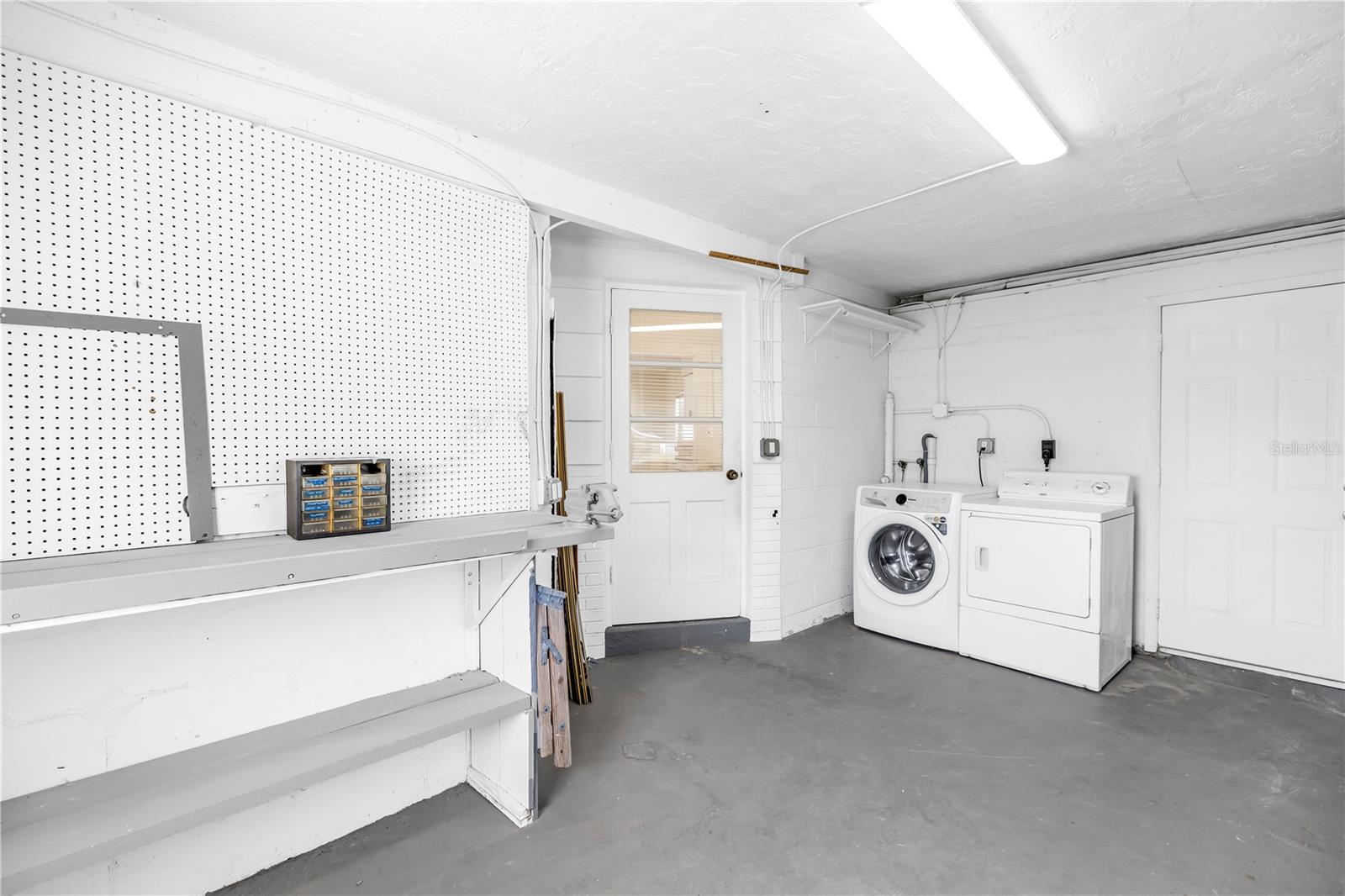 MEADOW LAWN 13TH ADD - Residential