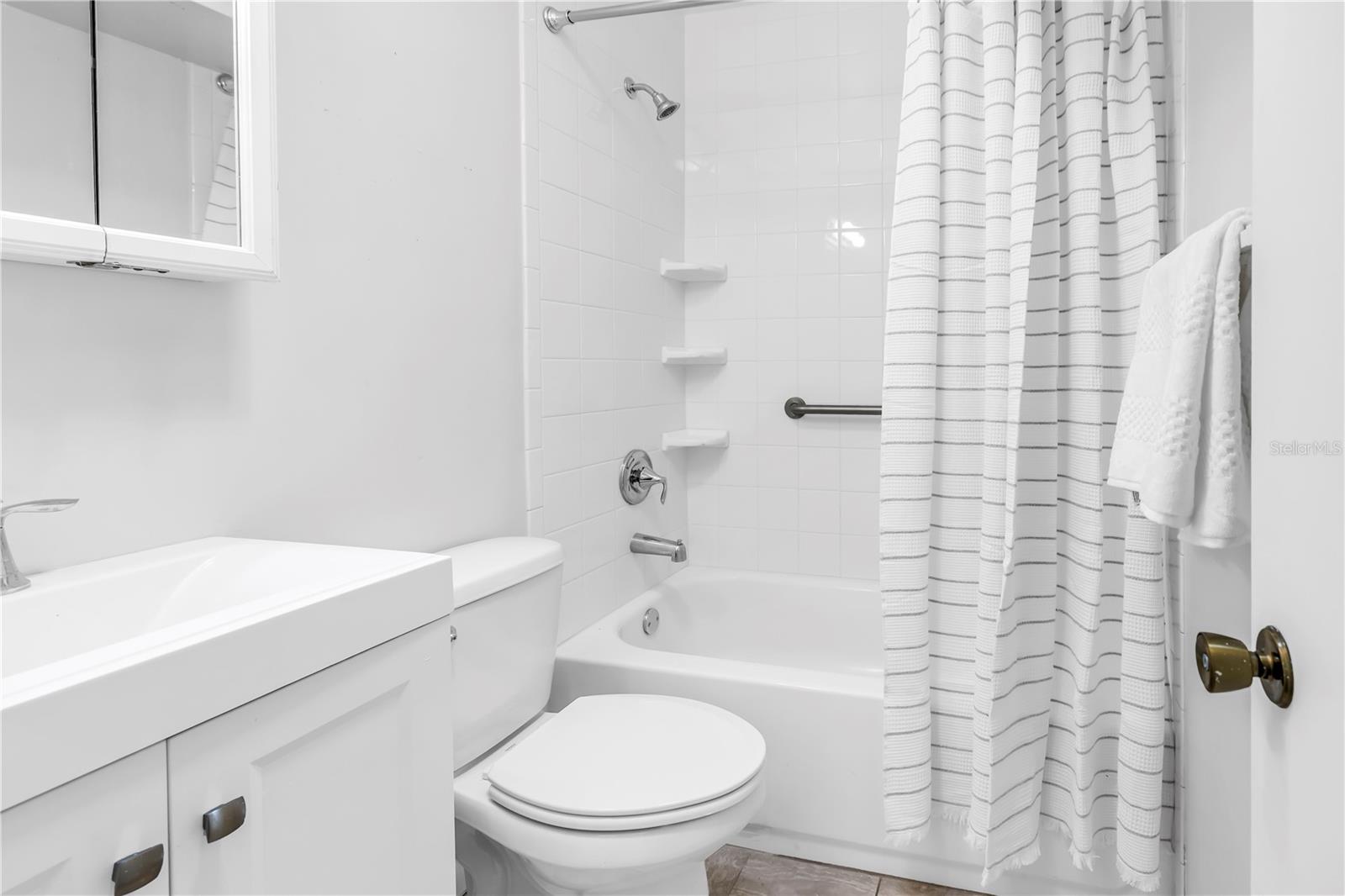 MEADOW LAWN 13TH ADD - Residential