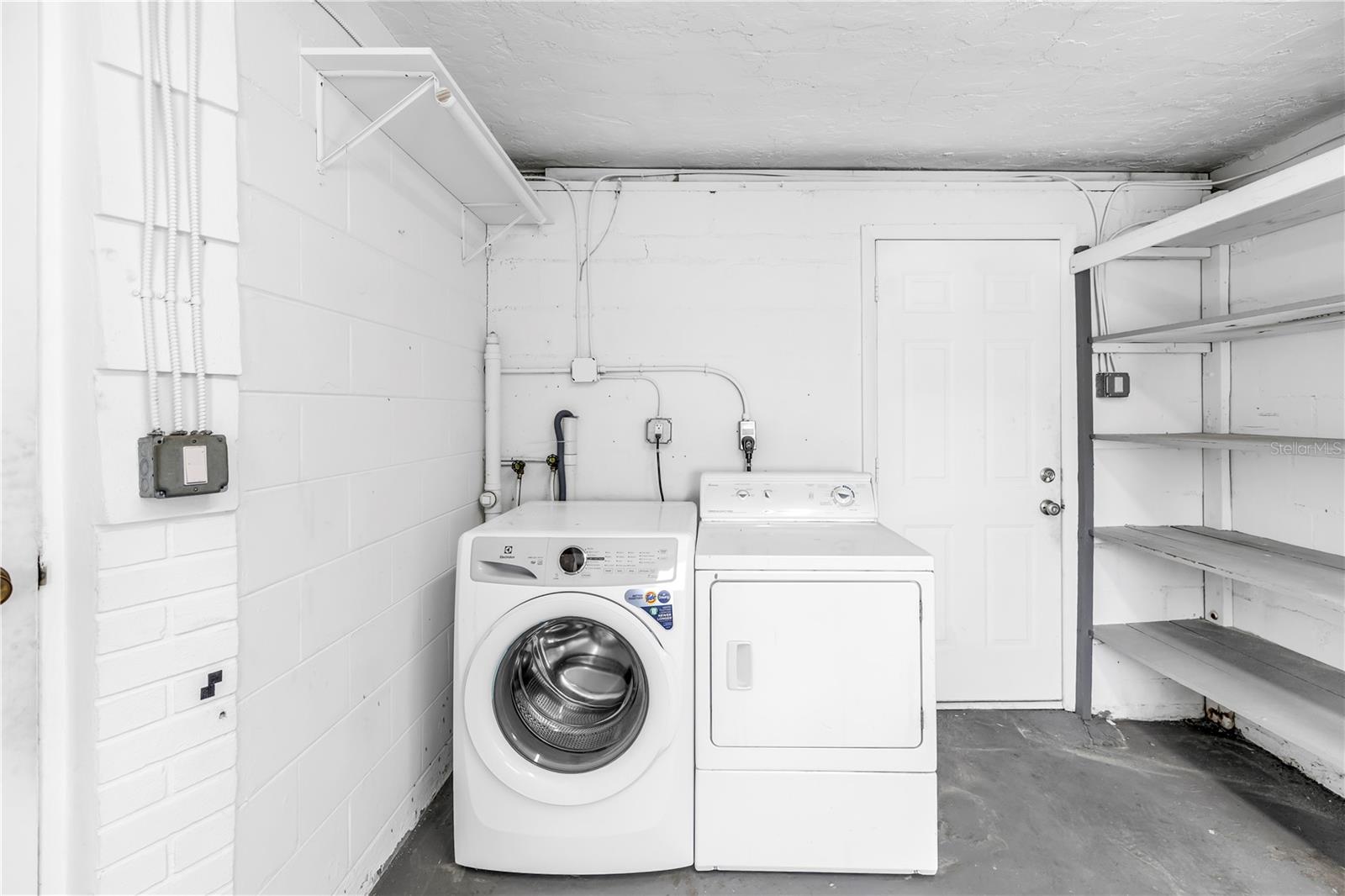 MEADOW LAWN 13TH ADD - Residential