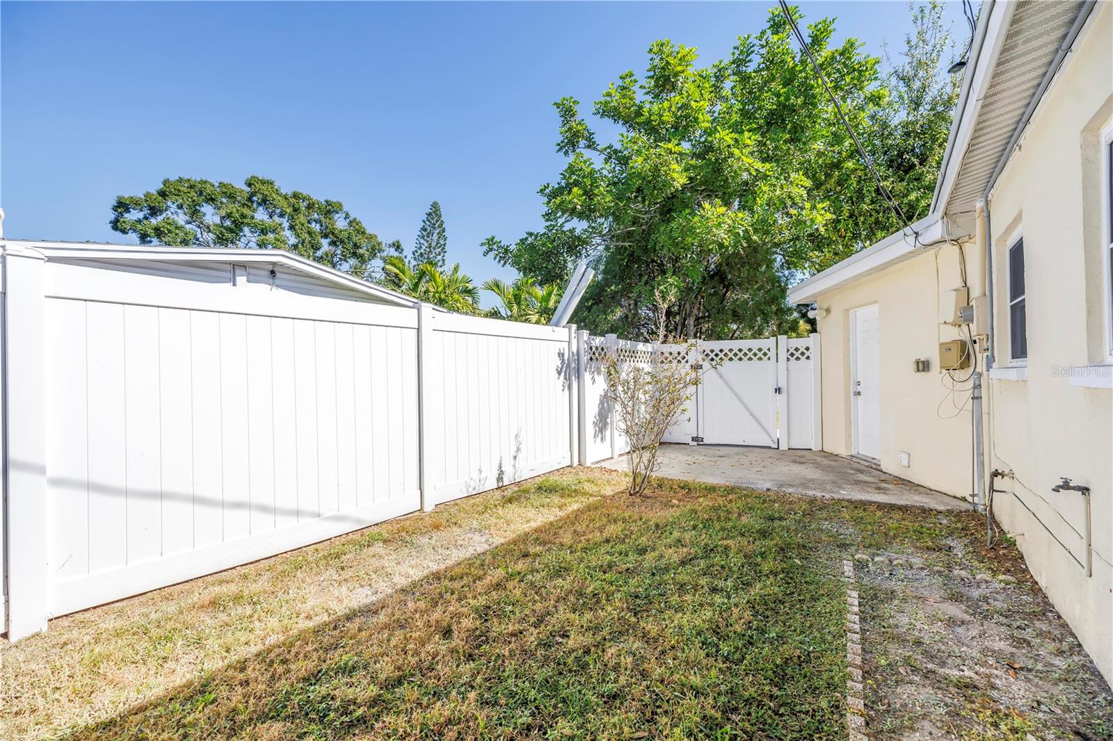 MEADOW LAWN 13TH ADD - Residential