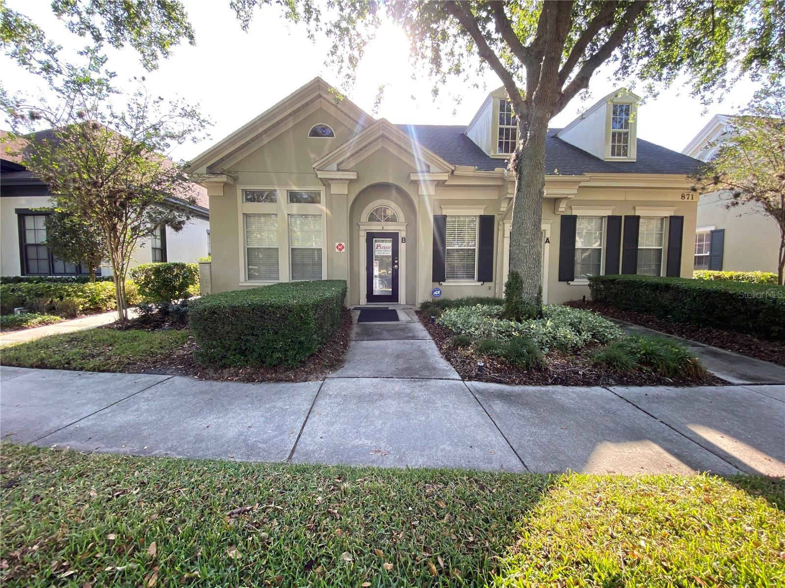PRICE/SF: $30 + $8.68 NNN
SIZE: 1,351 SF
AMENITIES: 4 OFFICES, 1 CONFERENCE ROOM & 1 RESTROOM
(SHARED BREAK ROOM BETWEEN UNIT B & D)
USE: PROFESSIONAL OFFICE
YEAR BUILT: 2005
CROSS STREETS: OUTER ROAD & HOLDER LANE
