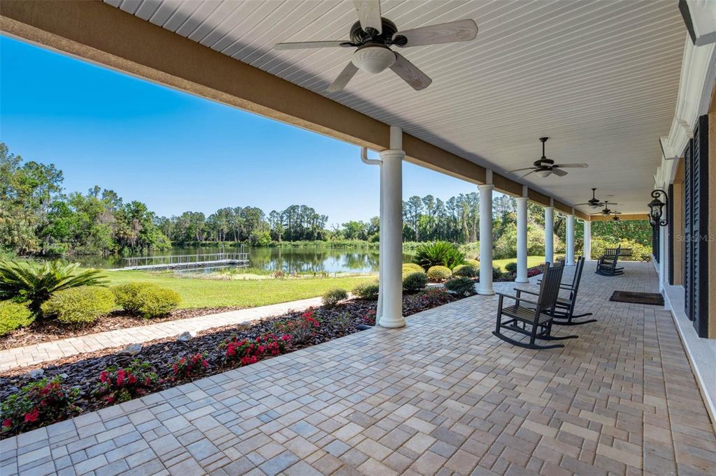 Photo of 701 E 60 Highway, Plant City, FL 33567 (MLS # L4952200)