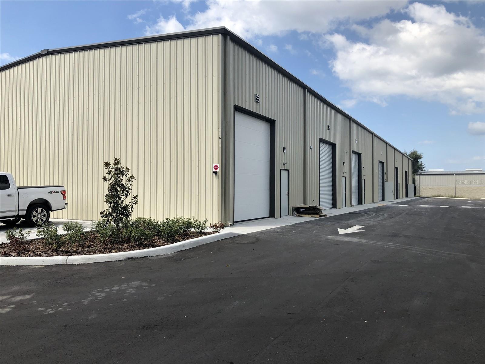 This warehouse/office unit has 2,400± SF with one overhead door. There is approximately 1,200 SF of office and 1,200 SF of warehouse, with 1 bathroom. The warehouse has 22± ceiling height and single phase/200 Amp power. The property is Zoned I1, with a Heavy Industrial Land Use.
Landlord pays RE taxes, building insurance, grounds maintenance & trash.