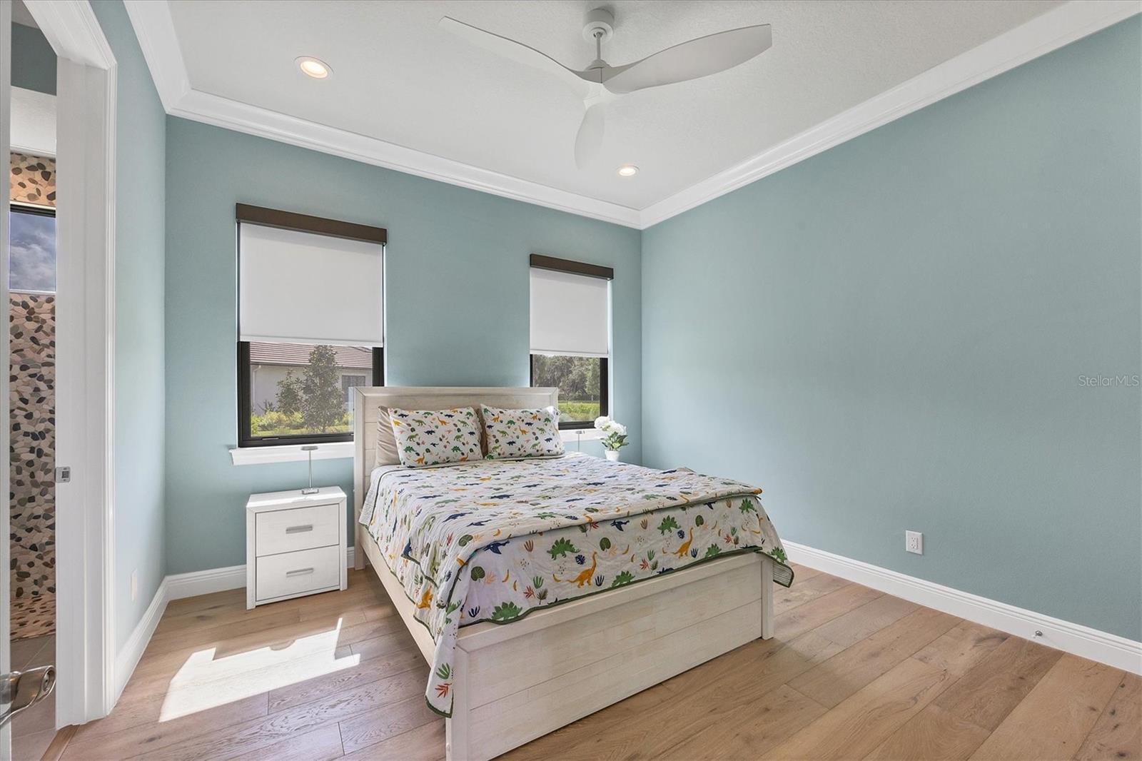 FOUNDERS CLUB - Residential