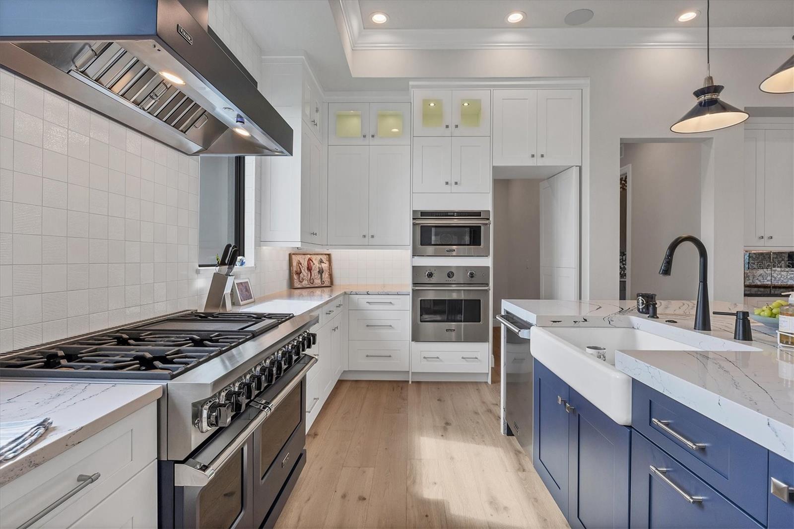 FOUNDERS CLUB - Residential