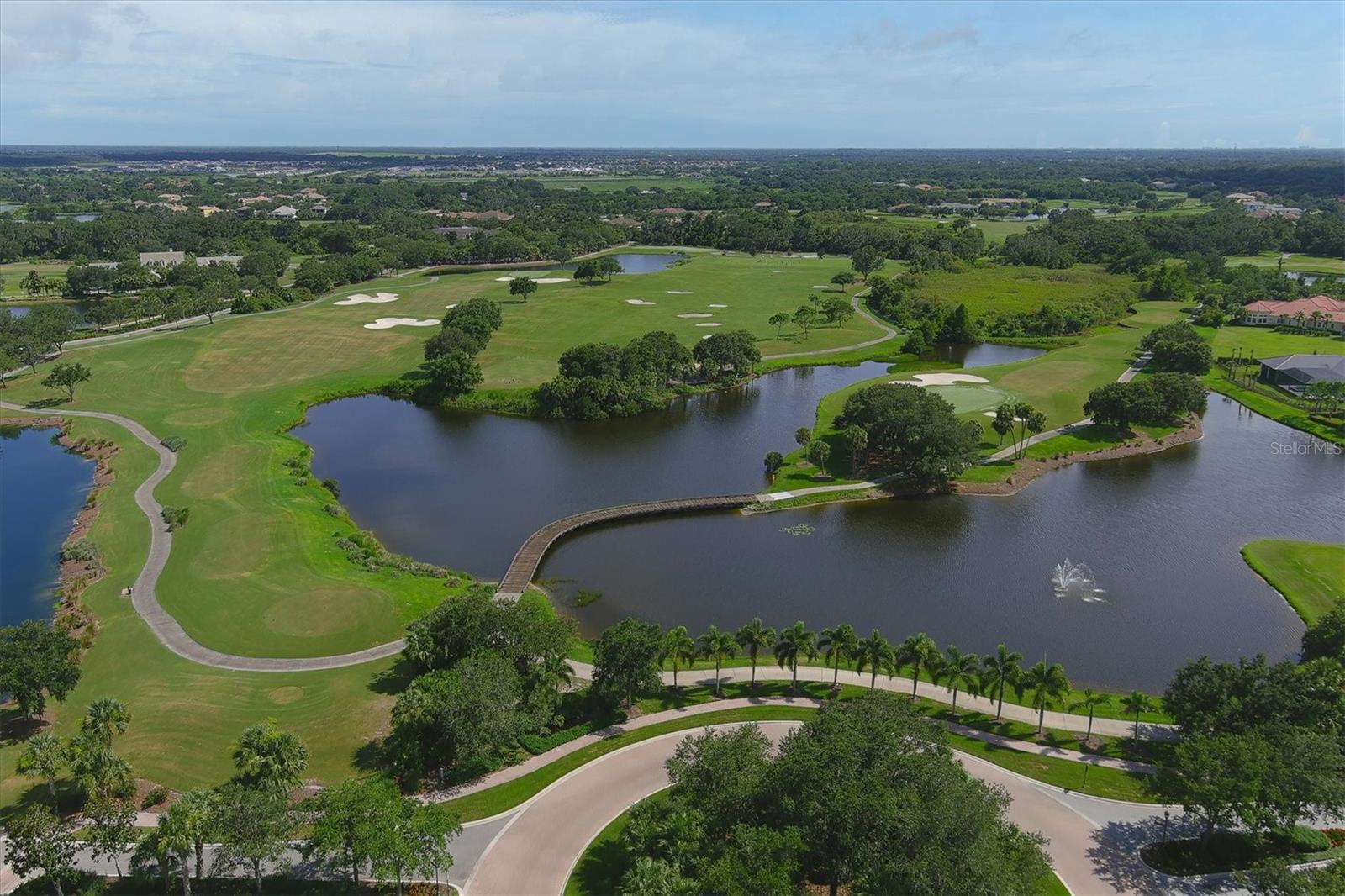 FOUNDERS CLUB - Residential