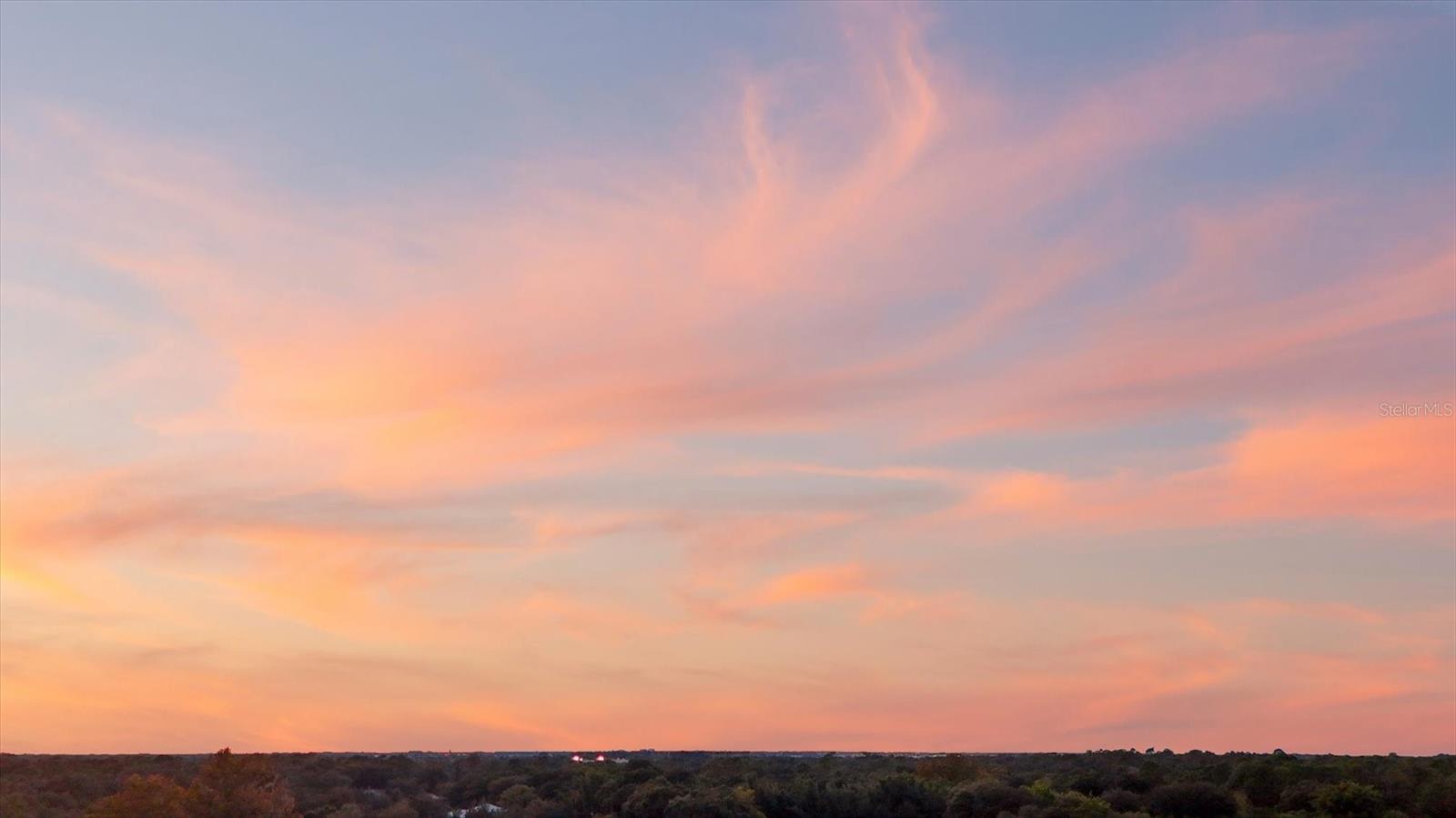 FOUNDERS CLUB - Residential