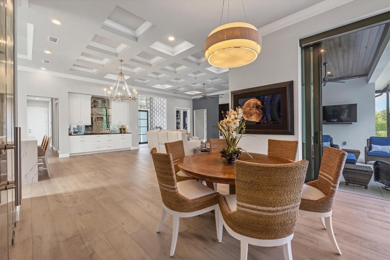 FOUNDERS CLUB - Residential