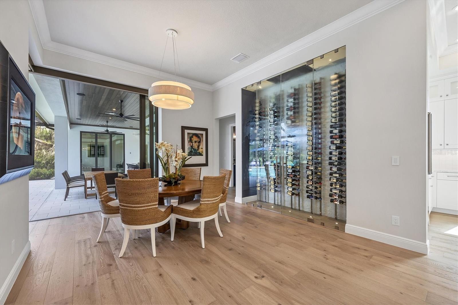 FOUNDERS CLUB - Residential