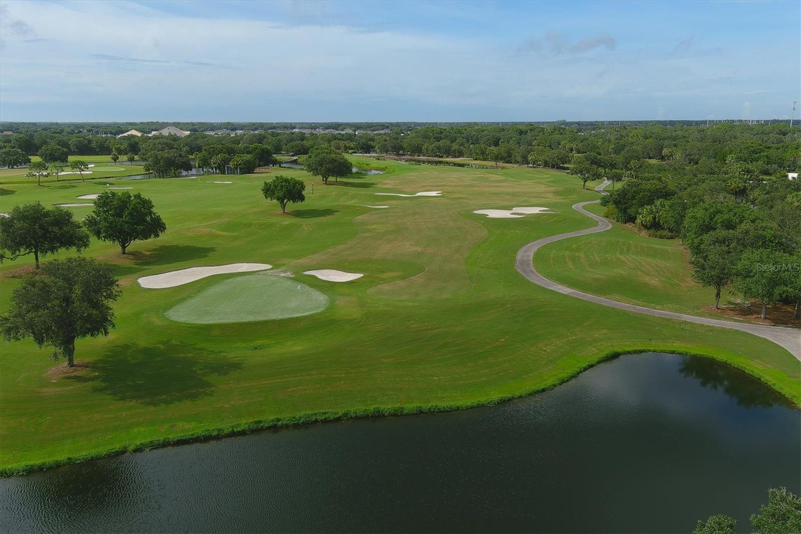 FOUNDERS CLUB - Residential