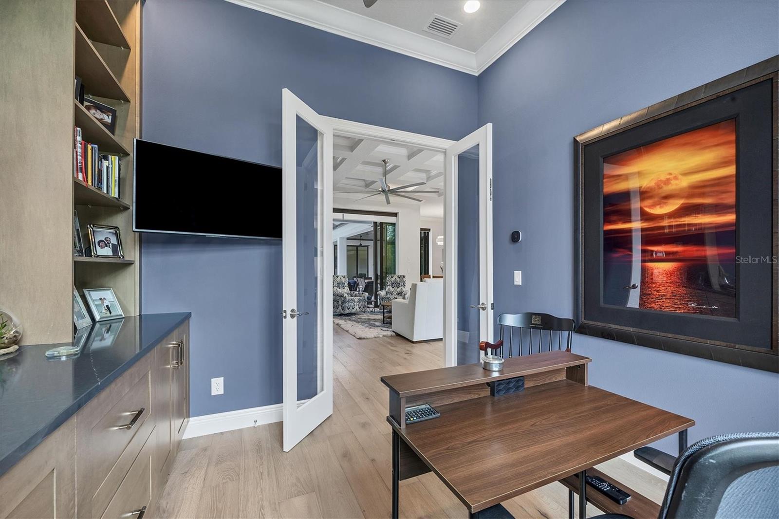 FOUNDERS CLUB - Residential