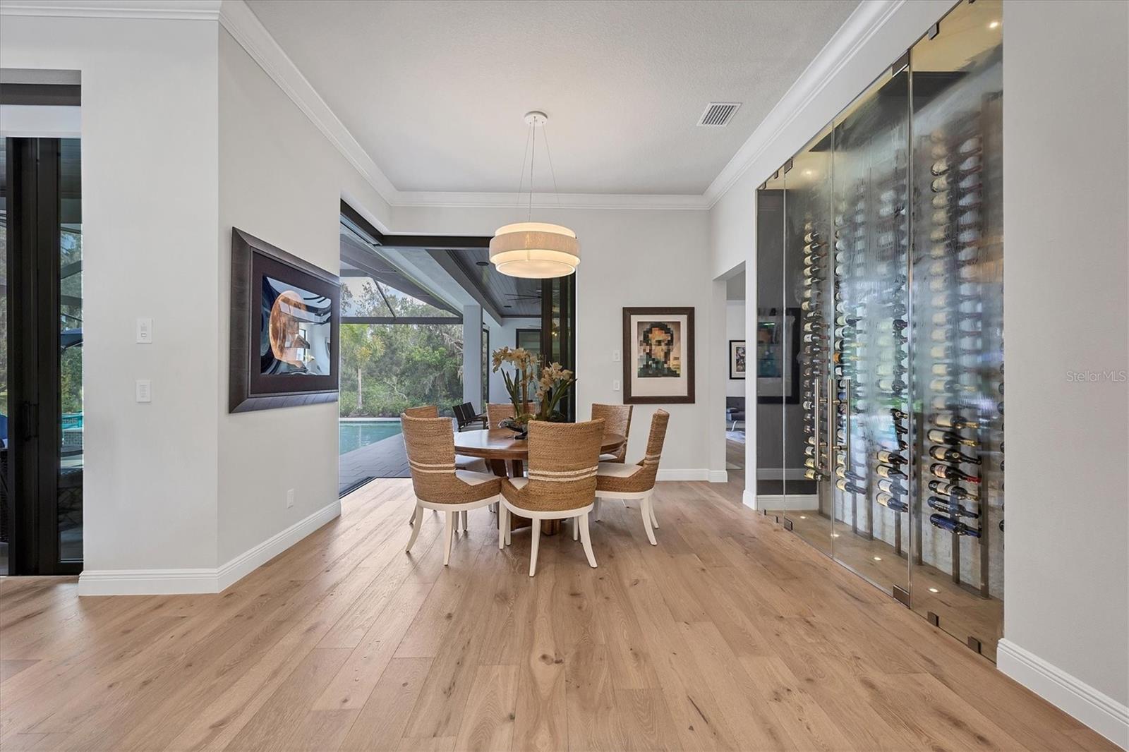 FOUNDERS CLUB - Residential