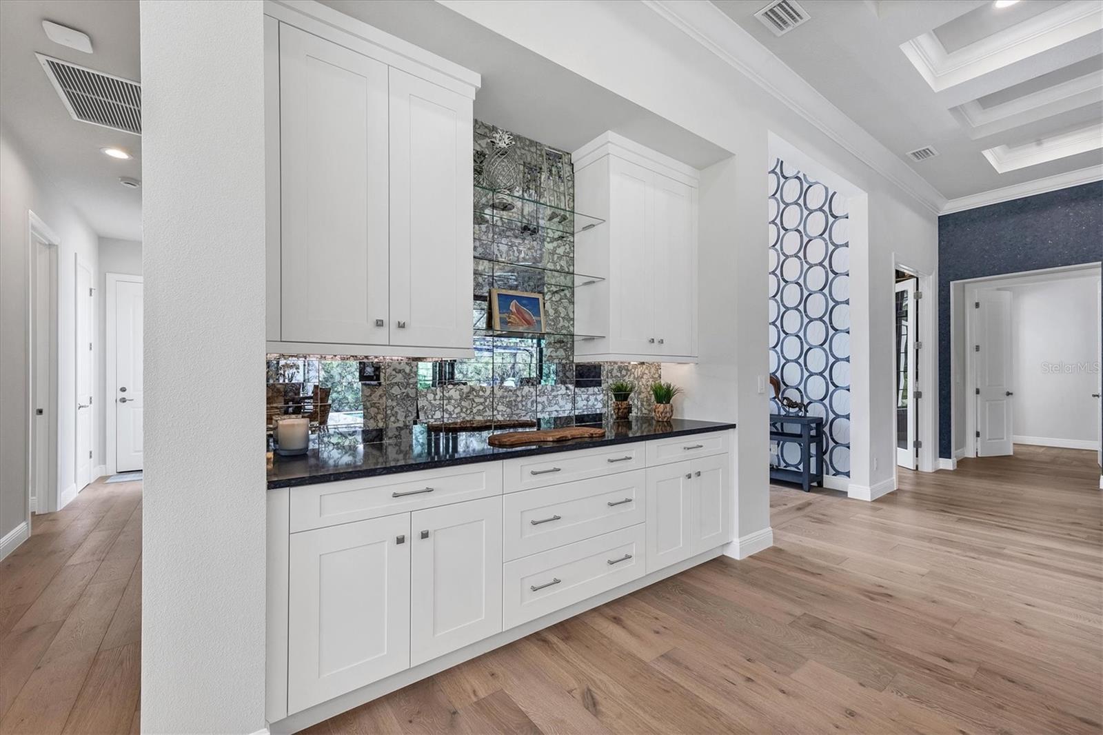 FOUNDERS CLUB - Residential