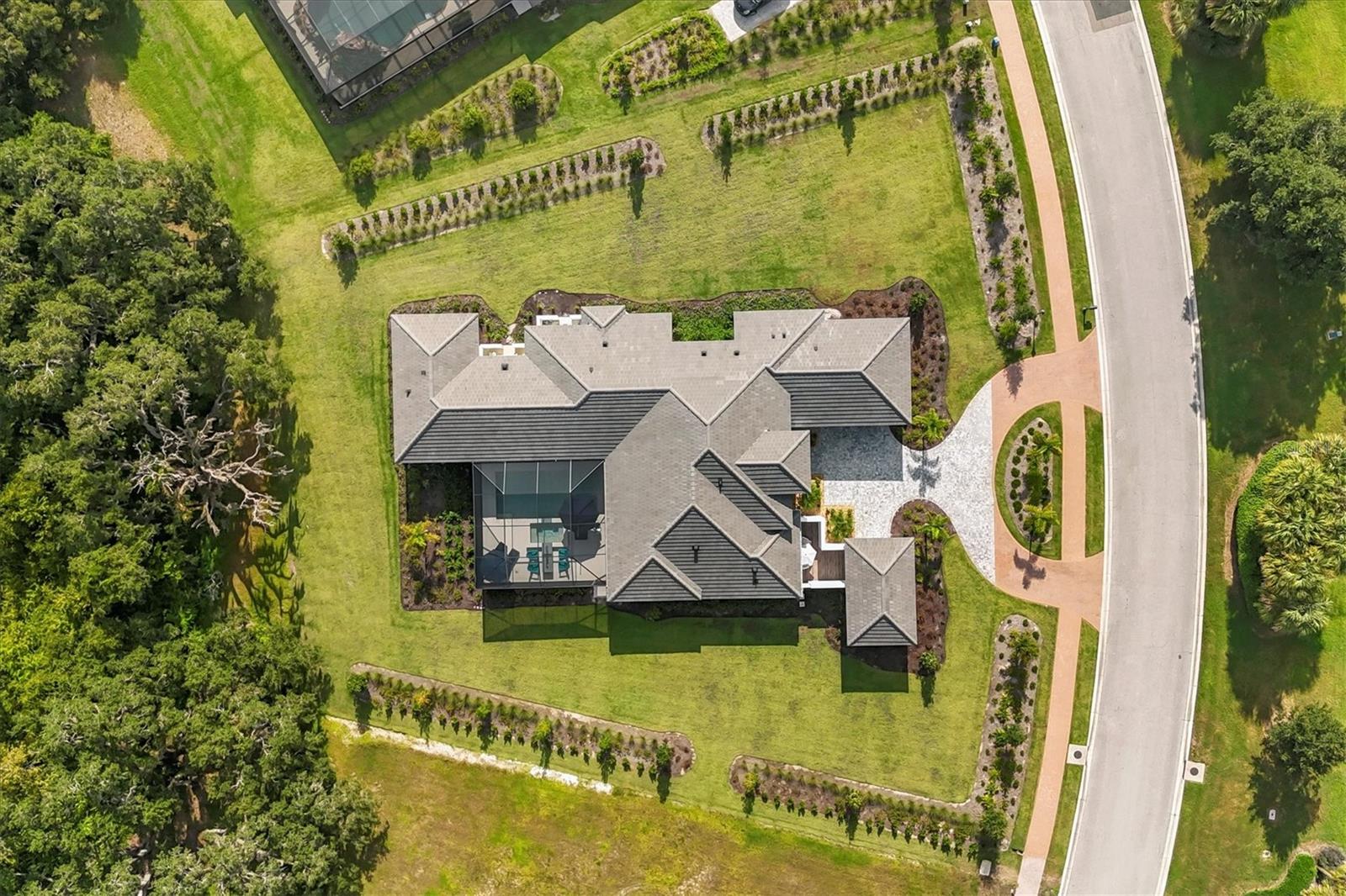 FOUNDERS CLUB - Residential