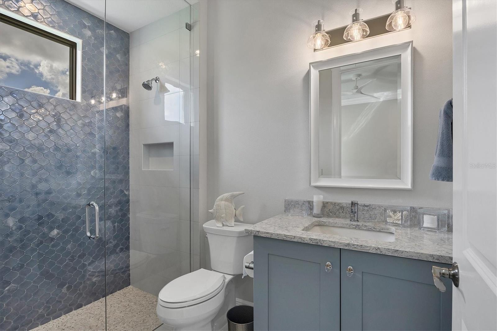 FOUNDERS CLUB - Residential