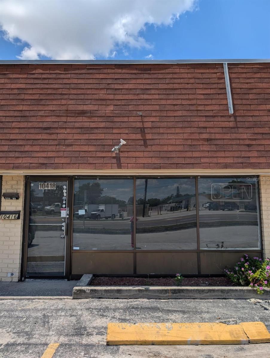 Take advantage of this 820 square foot commercial space available for lease in a high-visibility location along North Florida Avenue in Tampa. Ideal for retail, office, or professional services, this versatile suite offers excellent street exposure, consistent traffic flow, and convenient access to downtown Tampa and I-275.