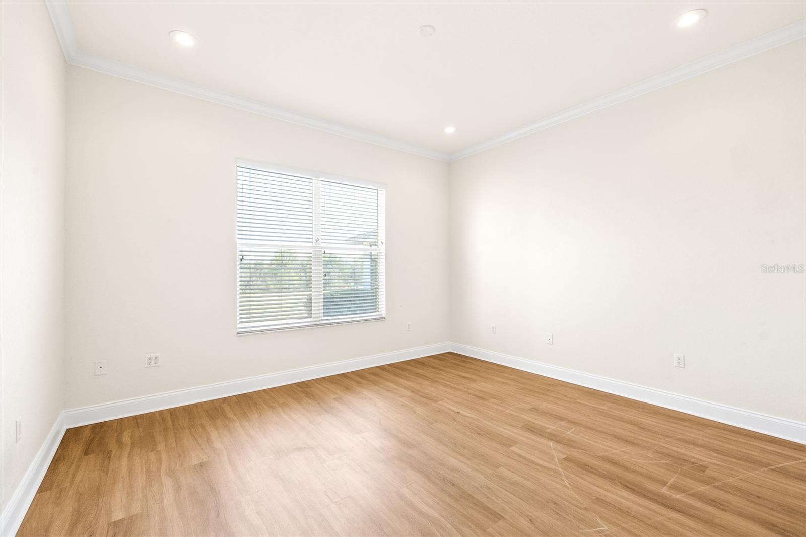 HUNTINGTON HILLS - Residential