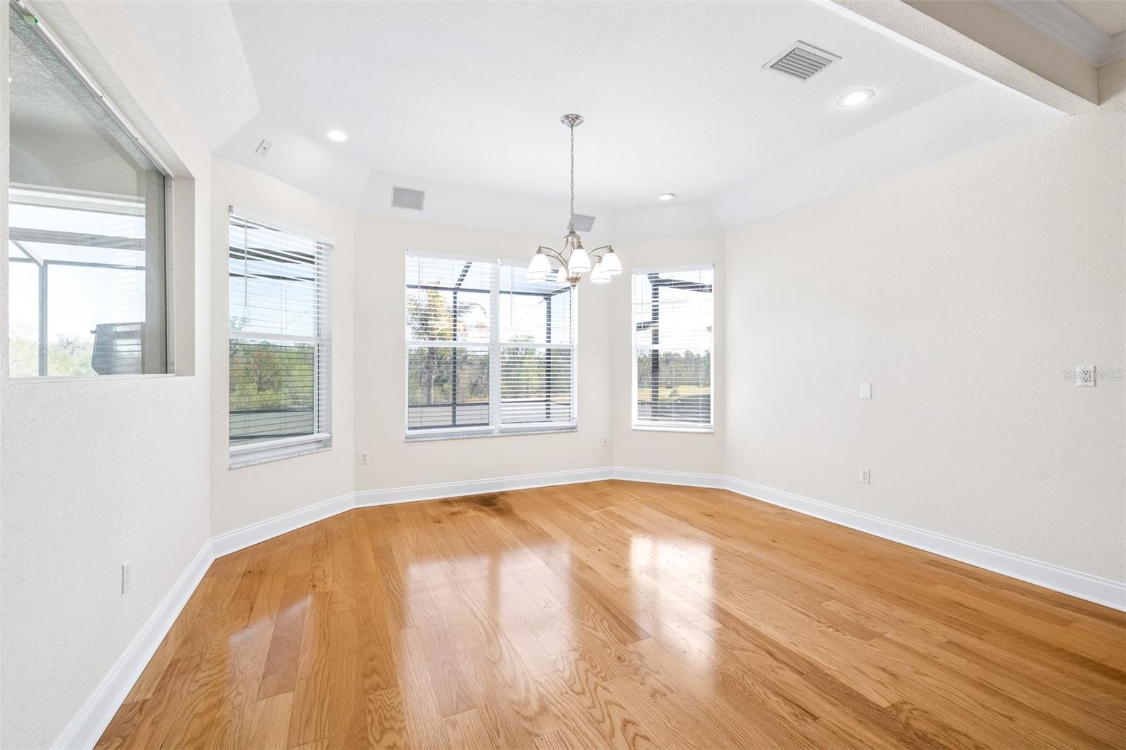 HUNTINGTON HILLS - Residential